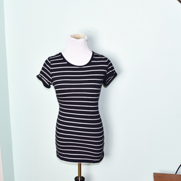Tops - Beautiful Black and White Striped Top